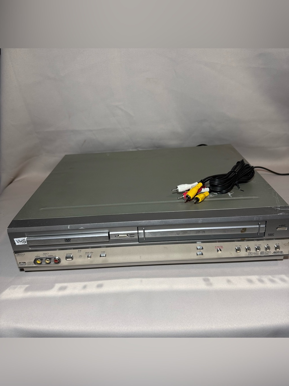Zenith XBV243 Dual Deck DVD VCR Combo